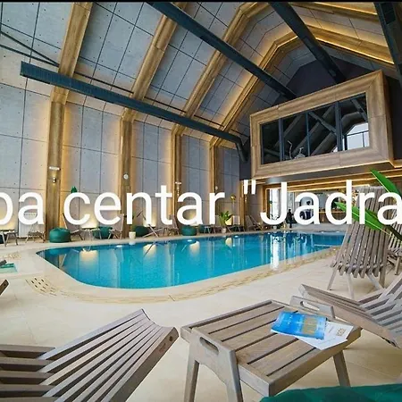 Plava Zvezda U Kompleksu Titova Daire